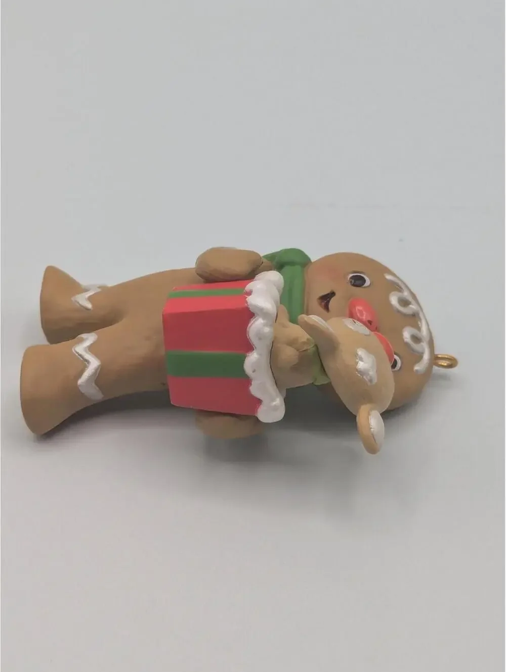 Hallmark Keepsake Kisses for Kacey 2014 Limited Edition Christmas Ornament